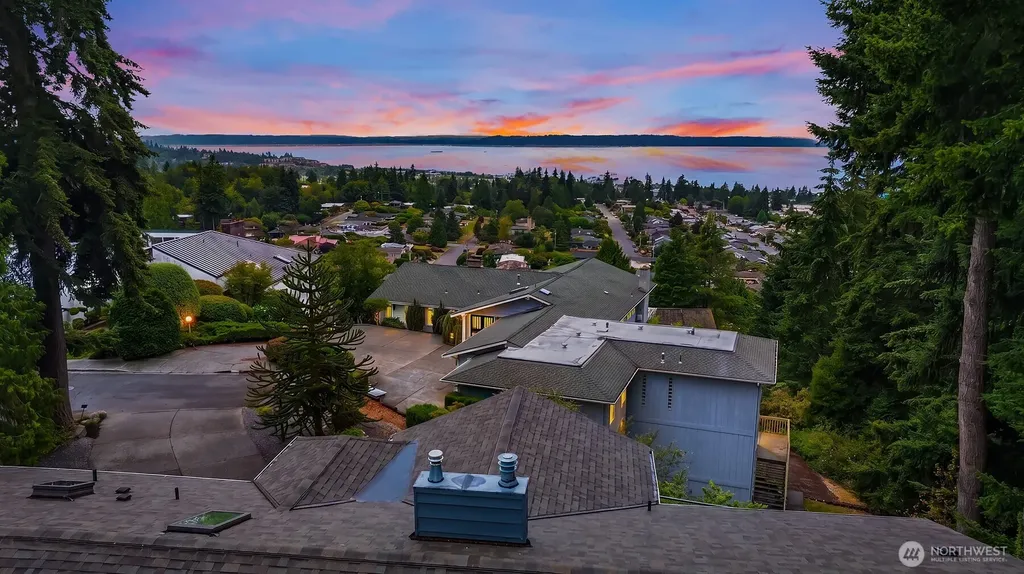 310 Skyline Drive Edmonds WA 98020