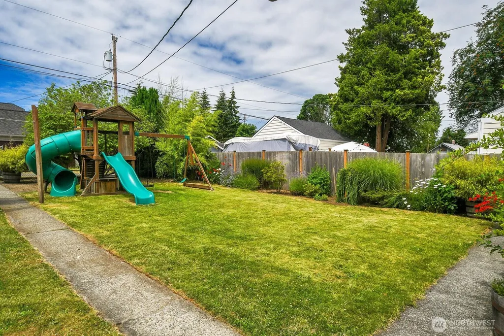 2010 Virginia Avenue Everett WA 98201