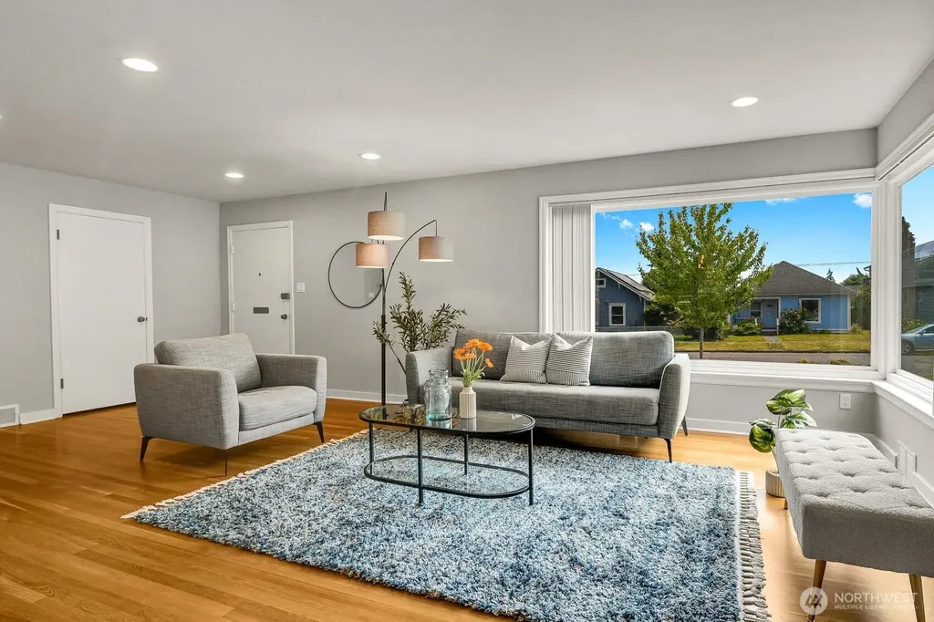 2010 Virginia Avenue Everett WA 98201