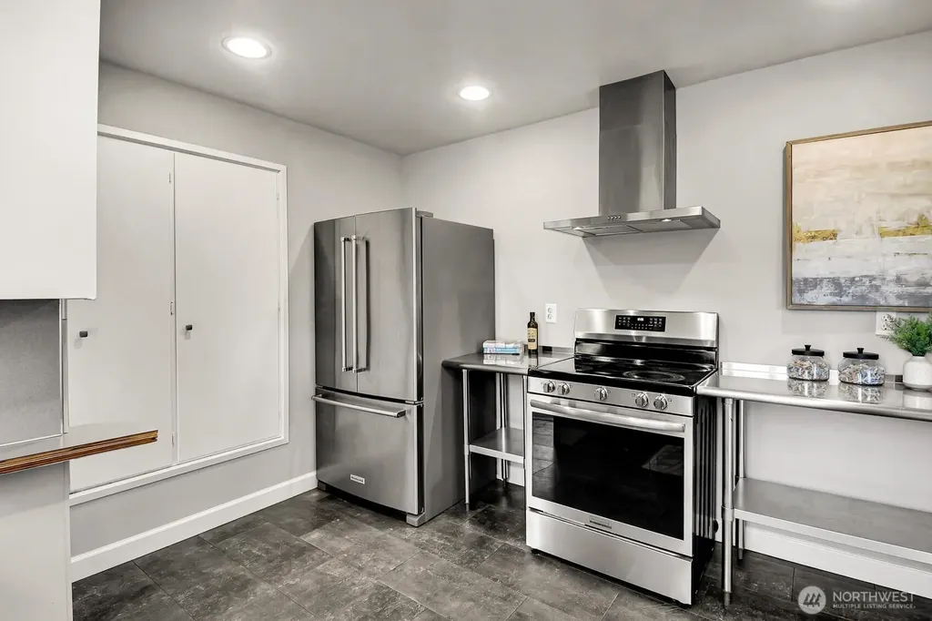 2010 Virginia Avenue Everett WA 98201