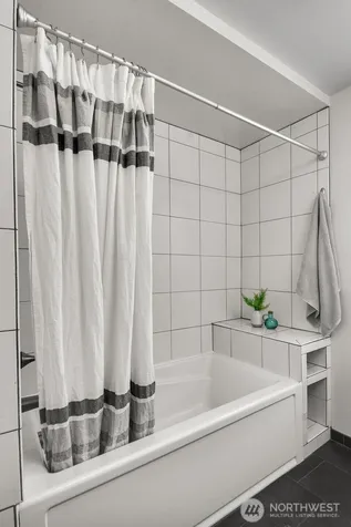 2010 Virginia Avenue Everett WA 98201