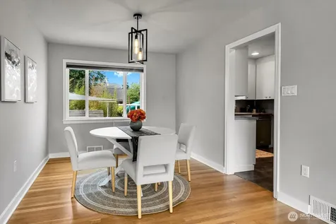 2010 Virginia Avenue Everett WA 98201