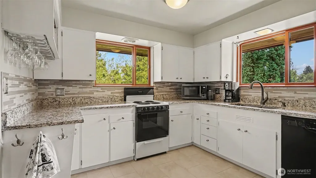 1335 N 180th Street Shoreline WA 98133
