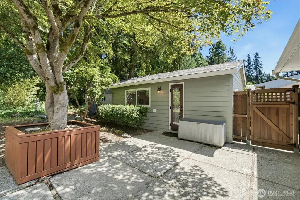 18350 Evanston Avenue N Shoreline WA 98133