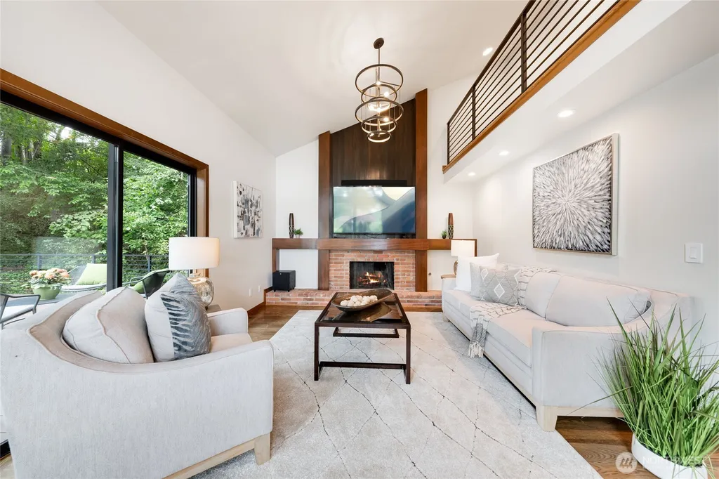5100 NE 55th Street Seattle WA 98105