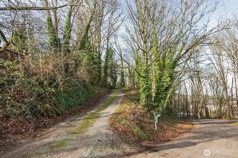 47 Mount View Drive S Seattle WA 98108
