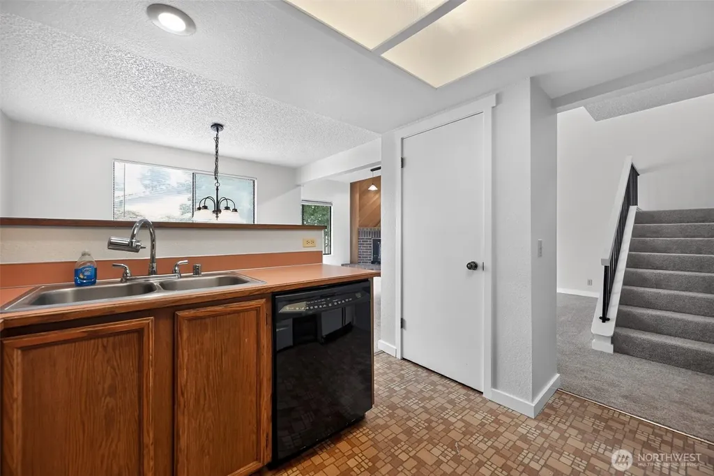25028 110th Avenue SE Kent WA 98030