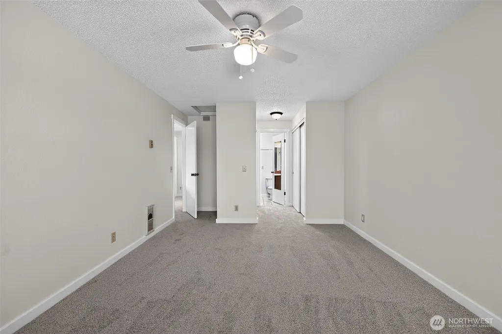 25028 110th Avenue SE Kent WA 98030