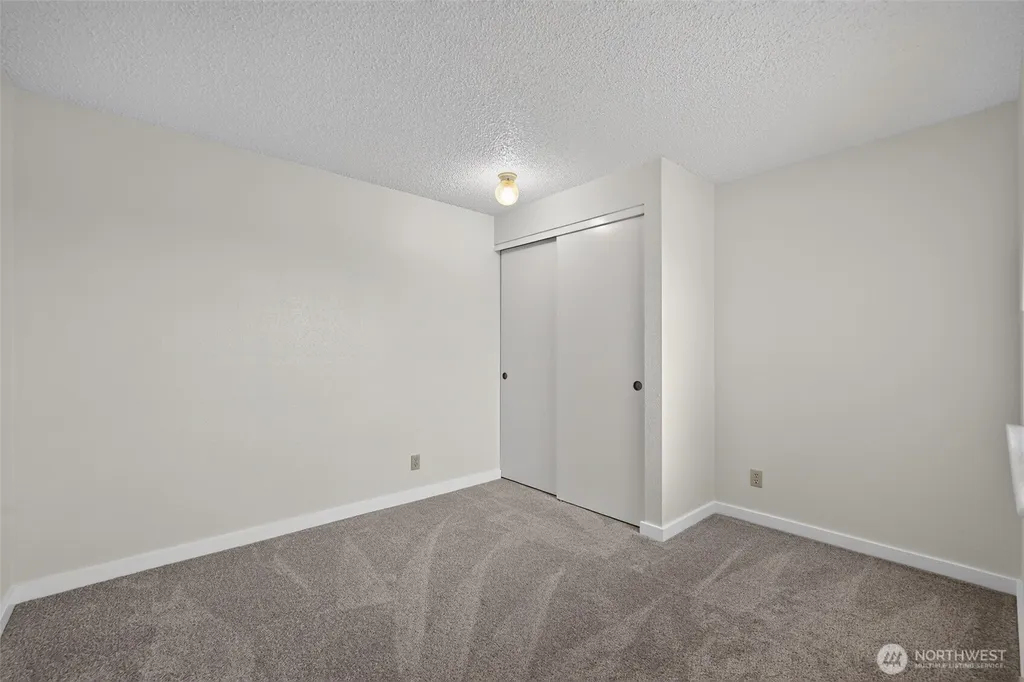 25028 110th Avenue SE Kent WA 98030