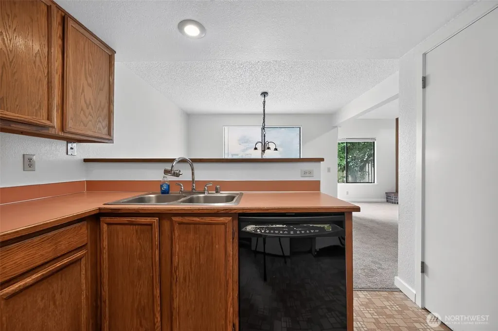 25028 110th Avenue SE Kent WA 98030