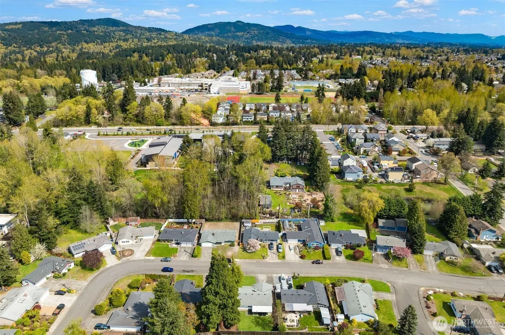 1067 Anacortes Avenue NE Renton WA 98059
