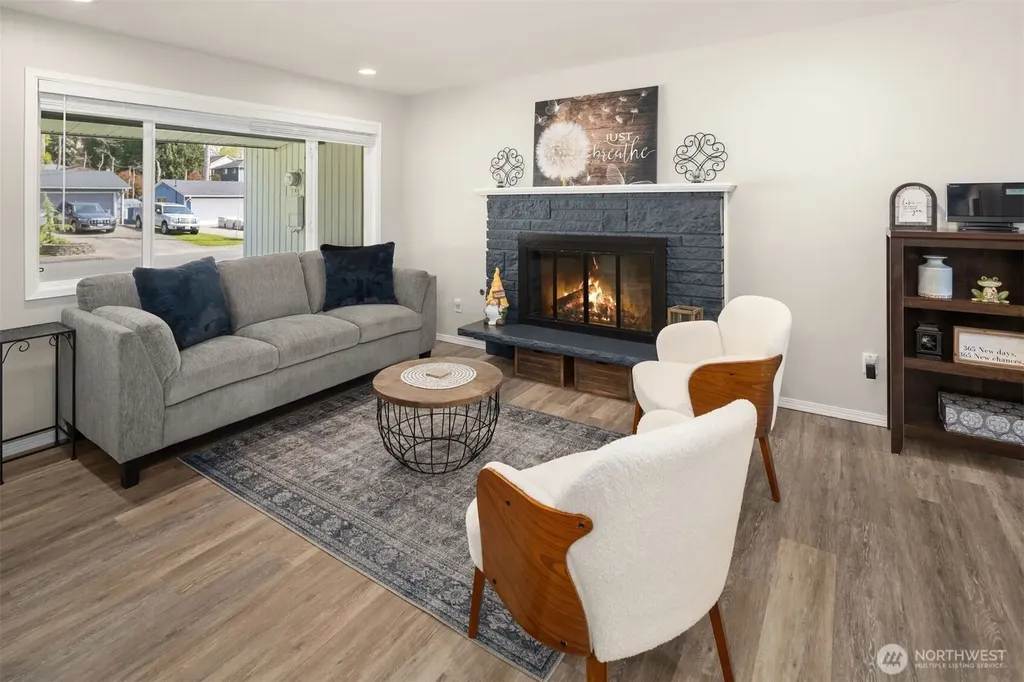 1067 Anacortes Avenue NE Renton WA 98059