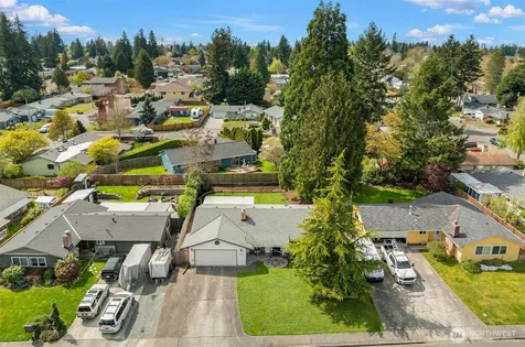 1067 Anacortes Avenue NE Renton WA 98059