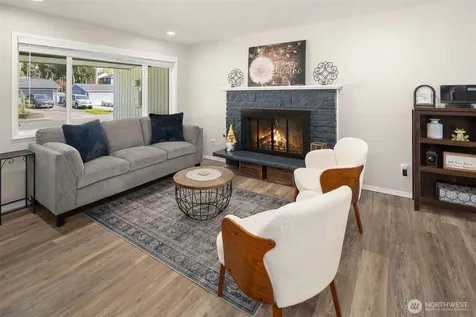 1067 Anacortes Avenue NE Renton WA 98059