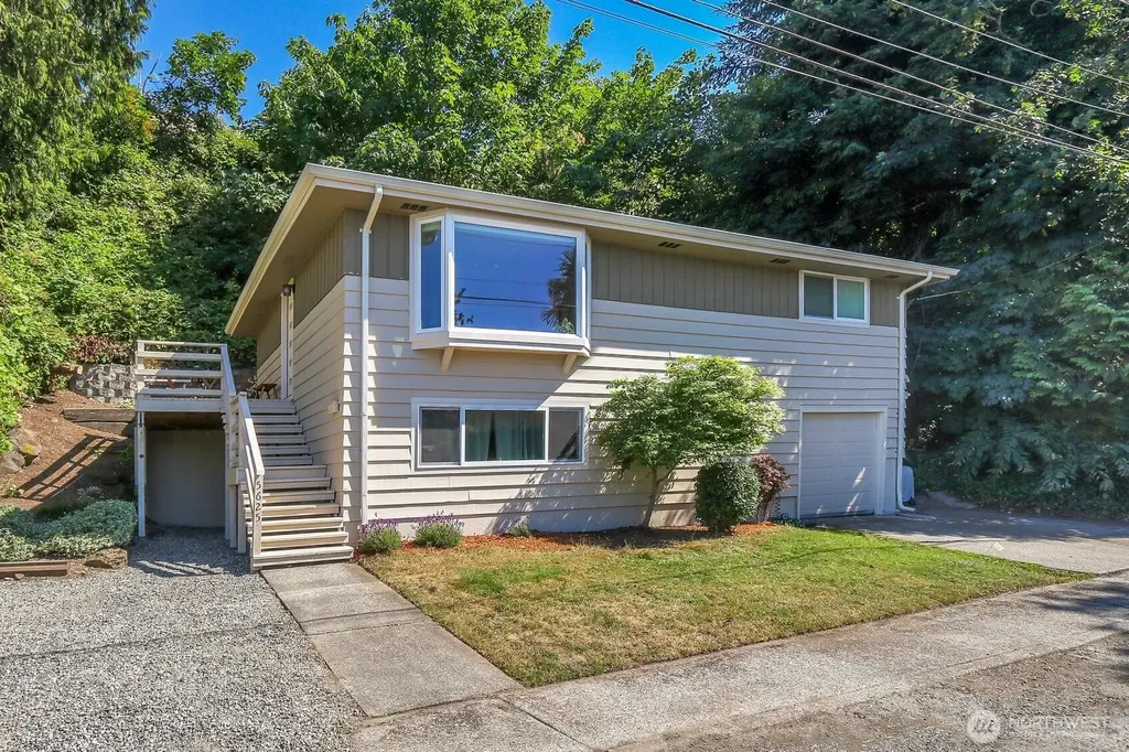 5625 SW Teig Place Seattle WA 98116