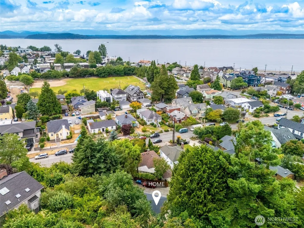 5625 SW Teig Place Seattle WA 98116