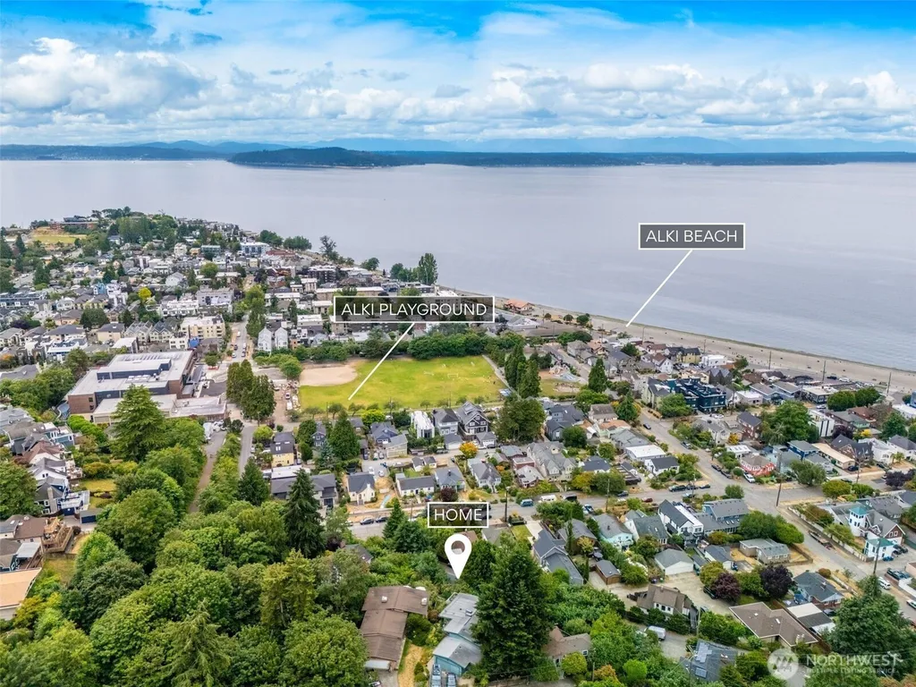 5625 SW Teig Place Seattle WA 98116