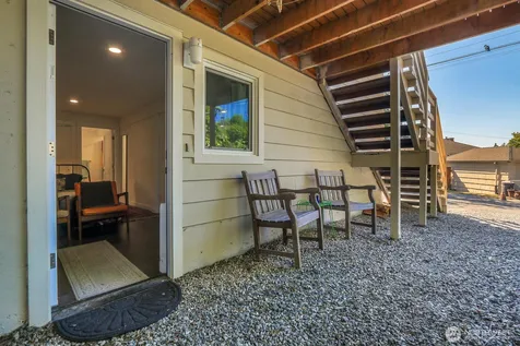 5625 SW Teig Place Seattle WA 98116