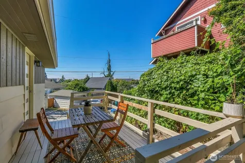 5625 SW Teig Place Seattle WA 98116