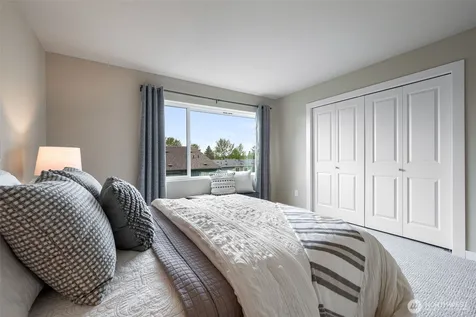 9725 10th Place SW Seattle WA 98106