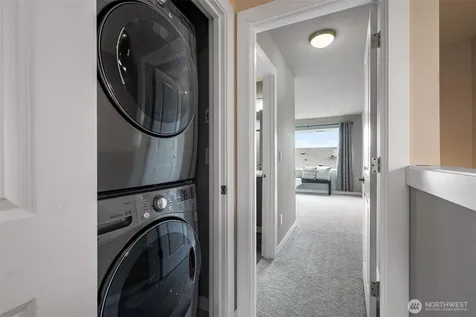 9725 10th Place SW Seattle WA 98106