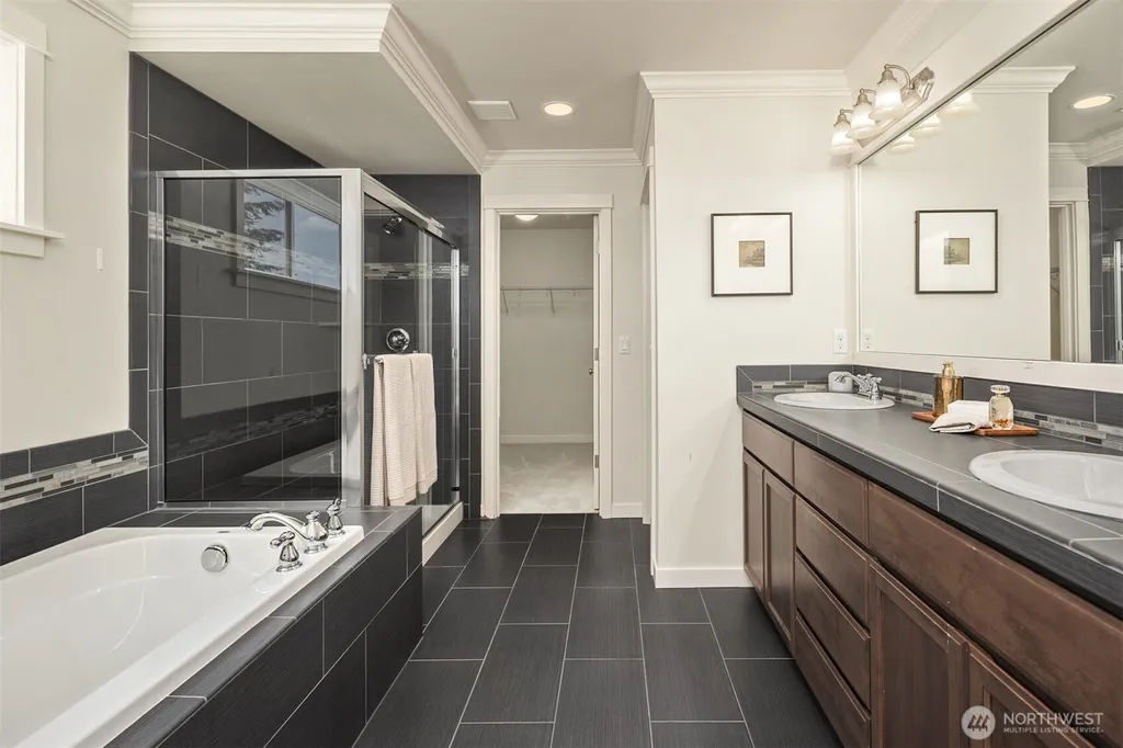 5402 165th Place SW Lynnwood WA 98037