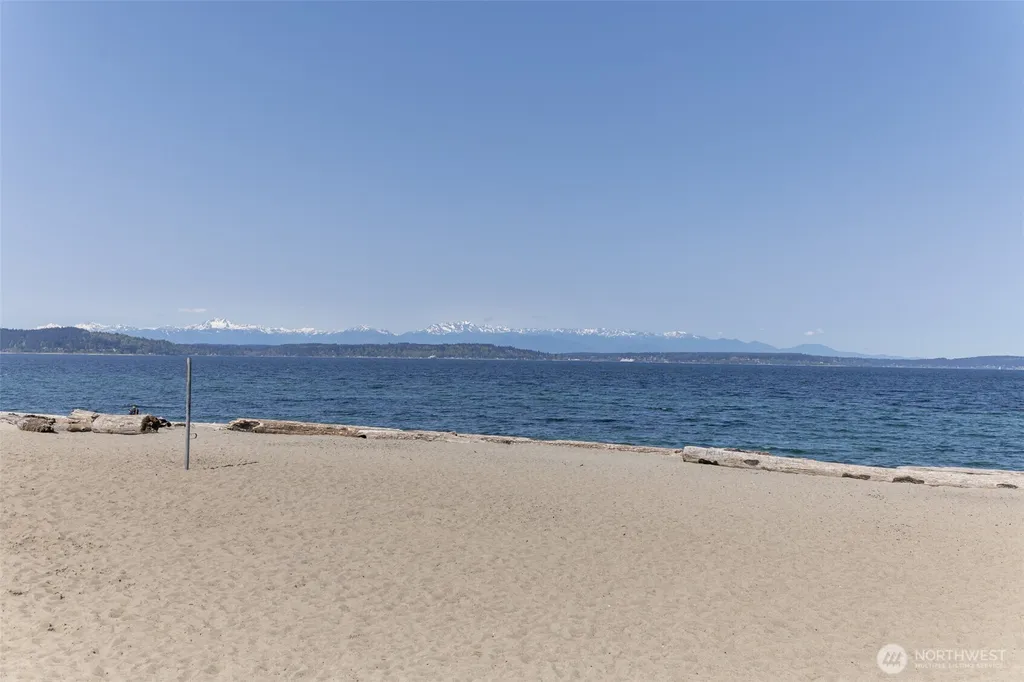 2443 55th Avenue SW Seattle WA 98116