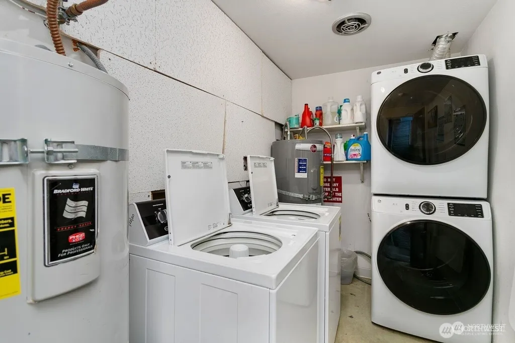 4111 Whitman Avenue N Seattle WA 98103
