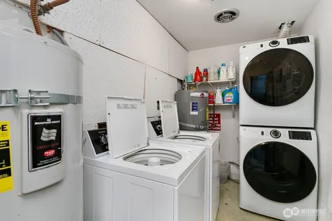 4111 Whitman Avenue N Seattle WA 98103