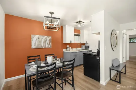 4111 Whitman Avenue N Seattle WA 98103