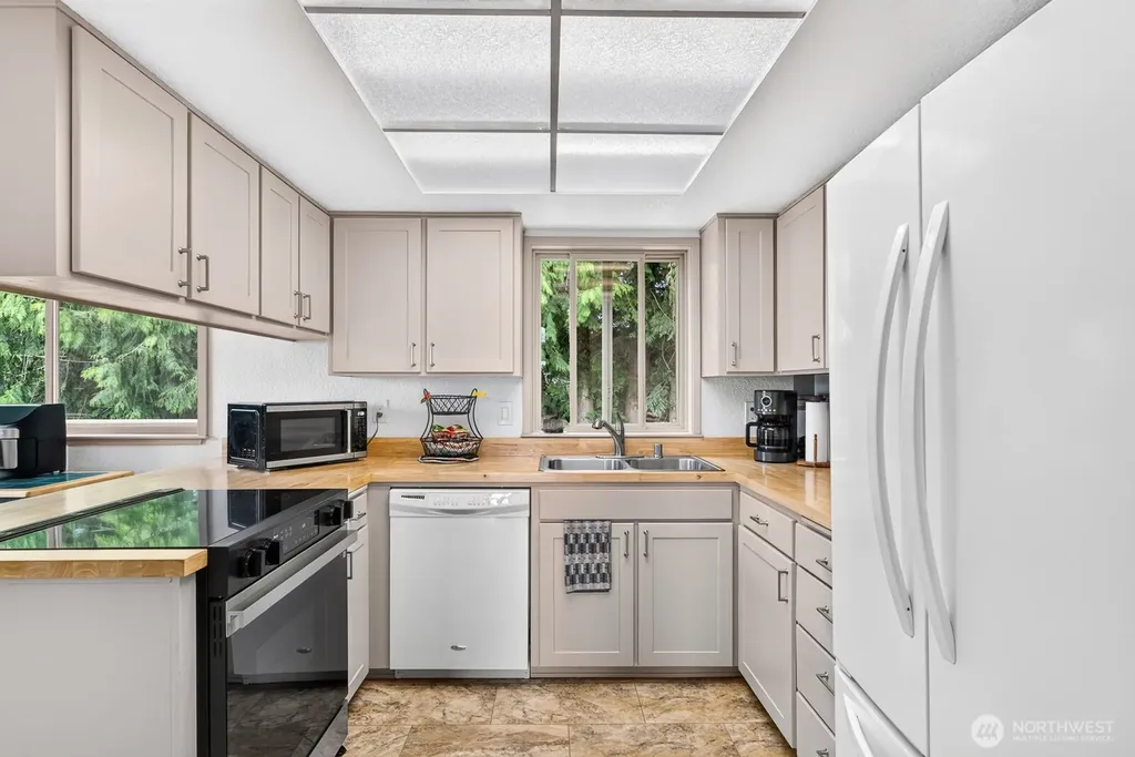 2301 Monica Drive Mount Vernon WA 98273
