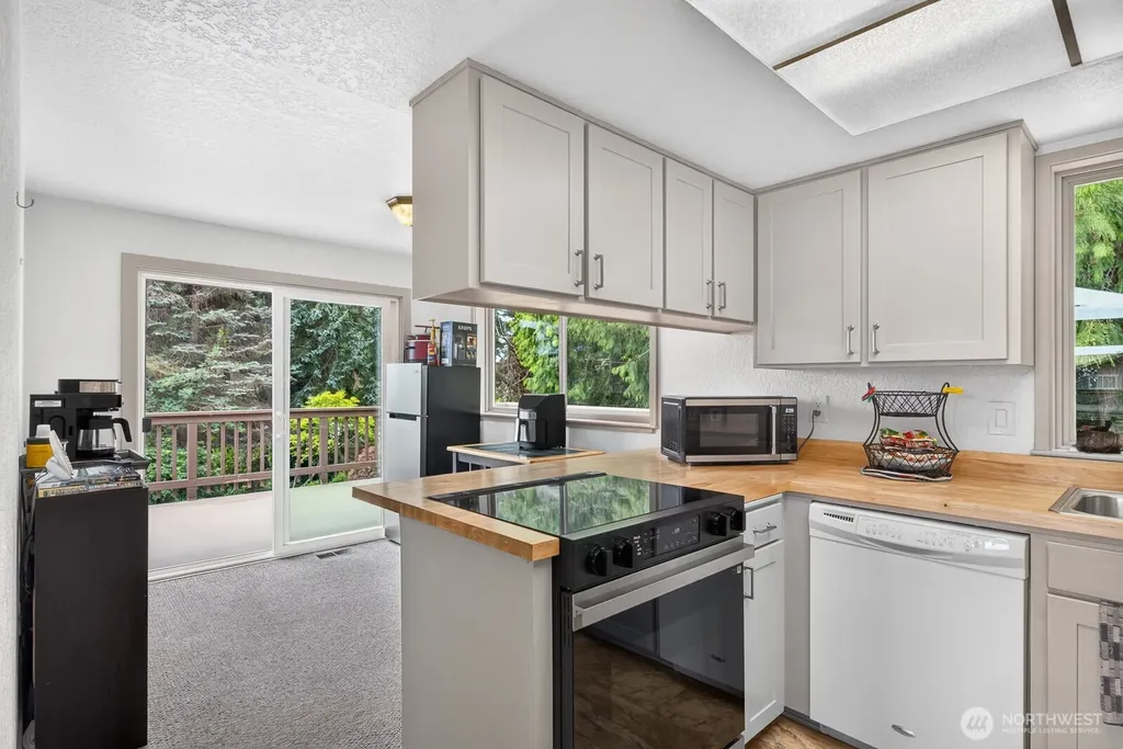 2301 Monica Drive Mount Vernon WA 98273