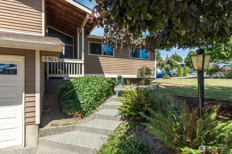 2301 Monica Drive Mount Vernon WA 98273