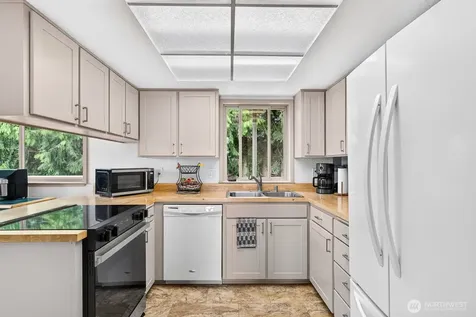 2301 Monica Drive Mount Vernon WA 98273