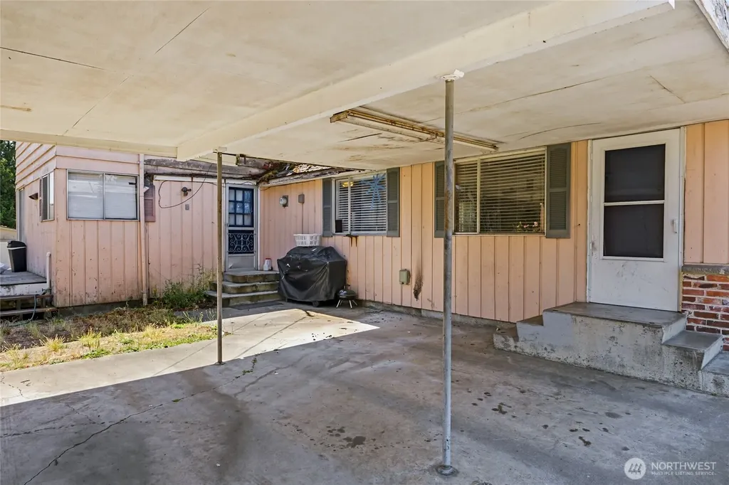 13041 SE 208th Street Kent WA 98031