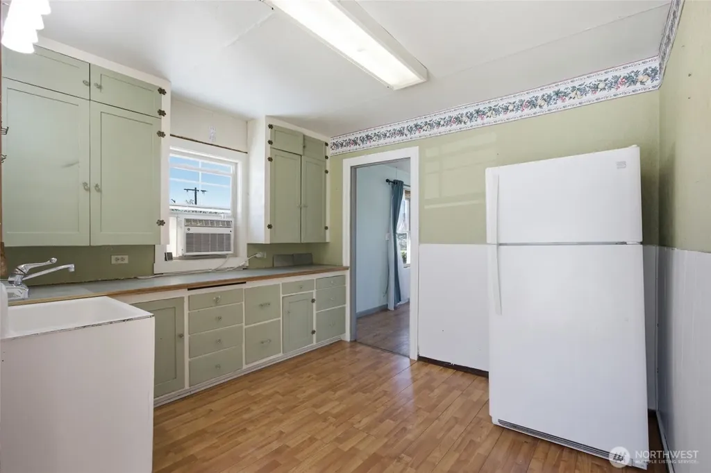 1921 Sunset Highway East Wenatchee WA 98802