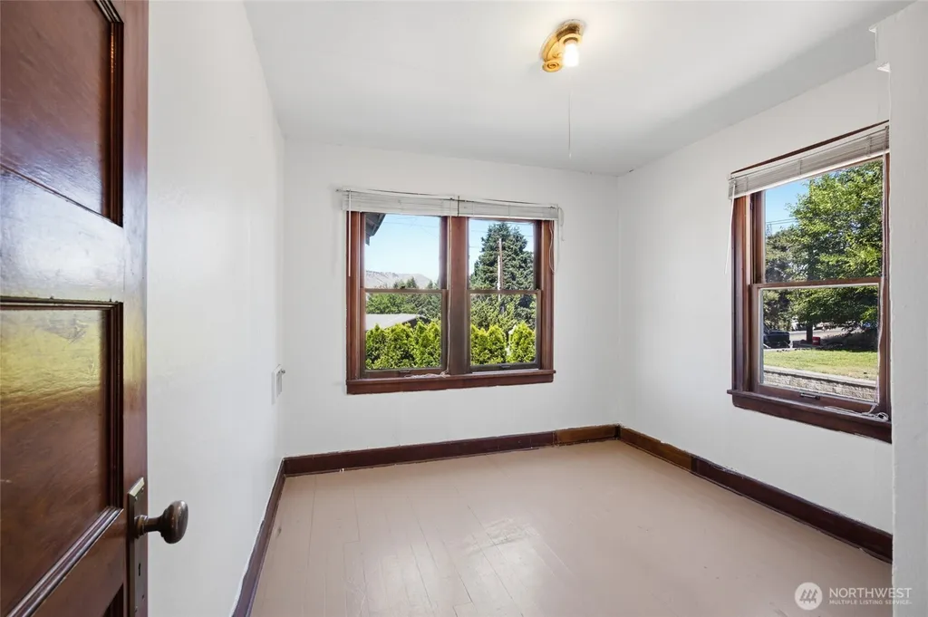 1921 Sunset Highway East Wenatchee WA 98802