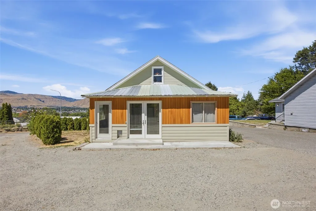 1921 Sunset Highway East Wenatchee WA 98802