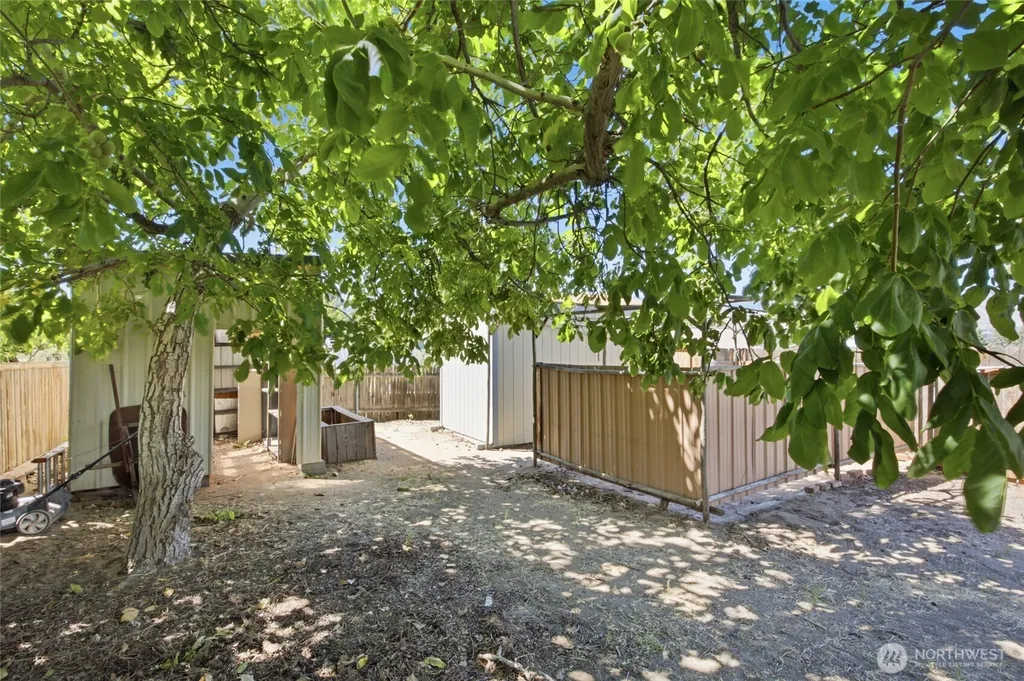 1921 Sunset Highway East Wenatchee WA 98802