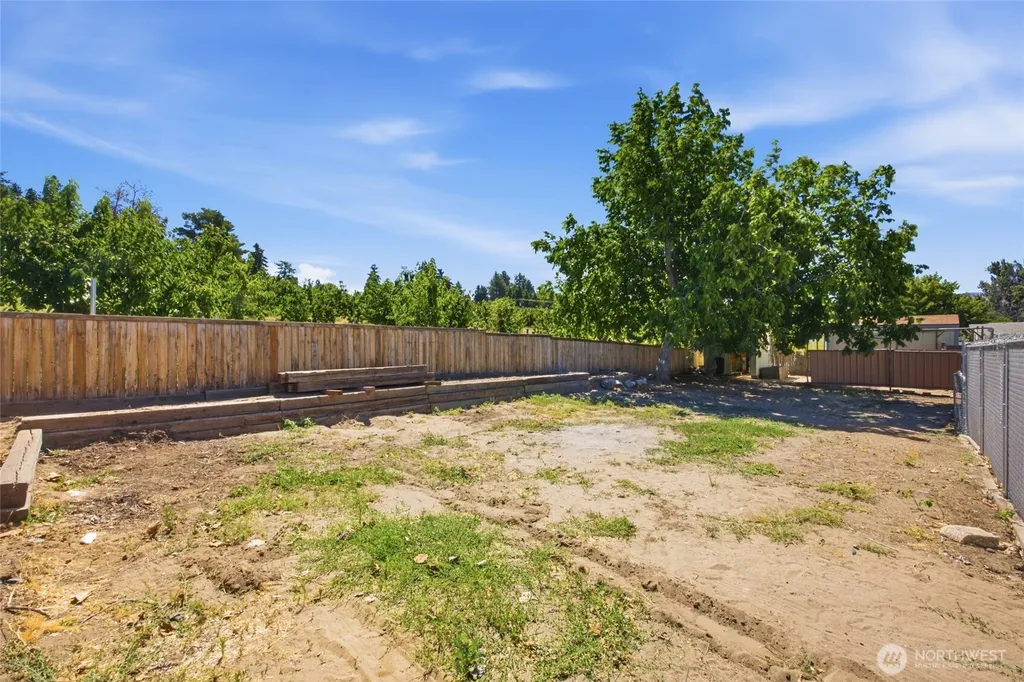 1921 Sunset Highway East Wenatchee WA 98802