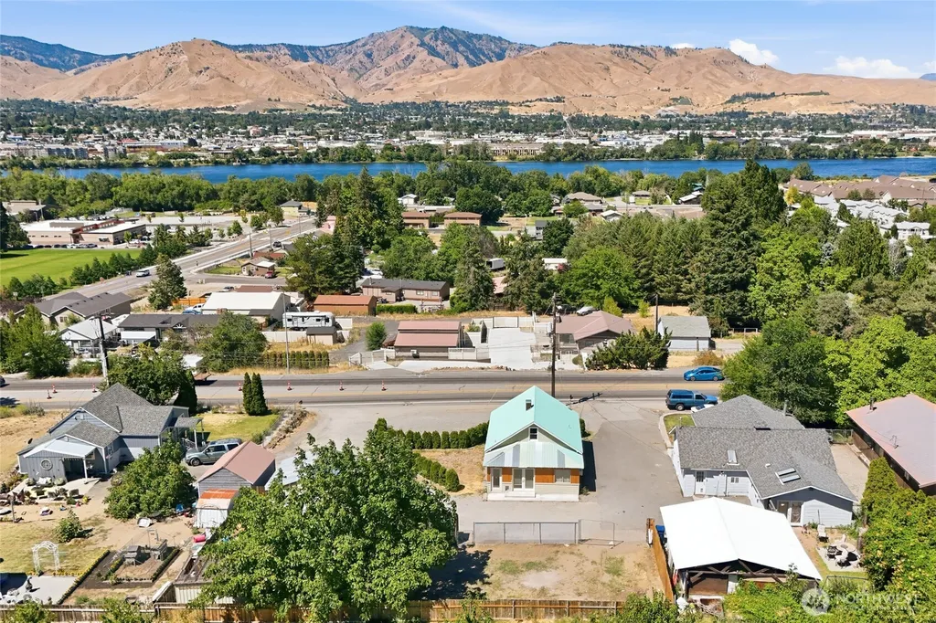 1921 Sunset Highway East Wenatchee WA 98802
