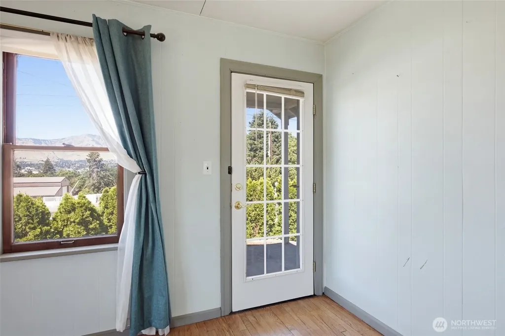 1921 Sunset Highway East Wenatchee WA 98802