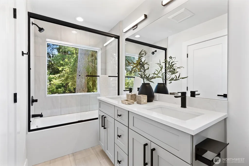 7103 210 Street SW Edmonds WA 98026