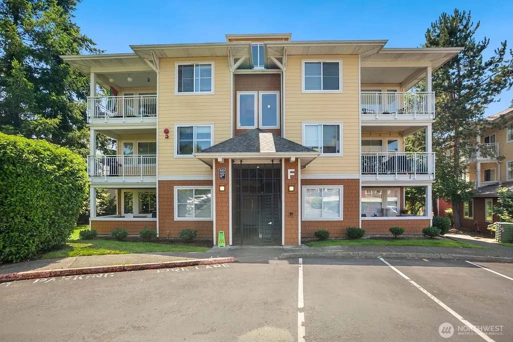 503 225th Lane NE Sammamish WA 98074