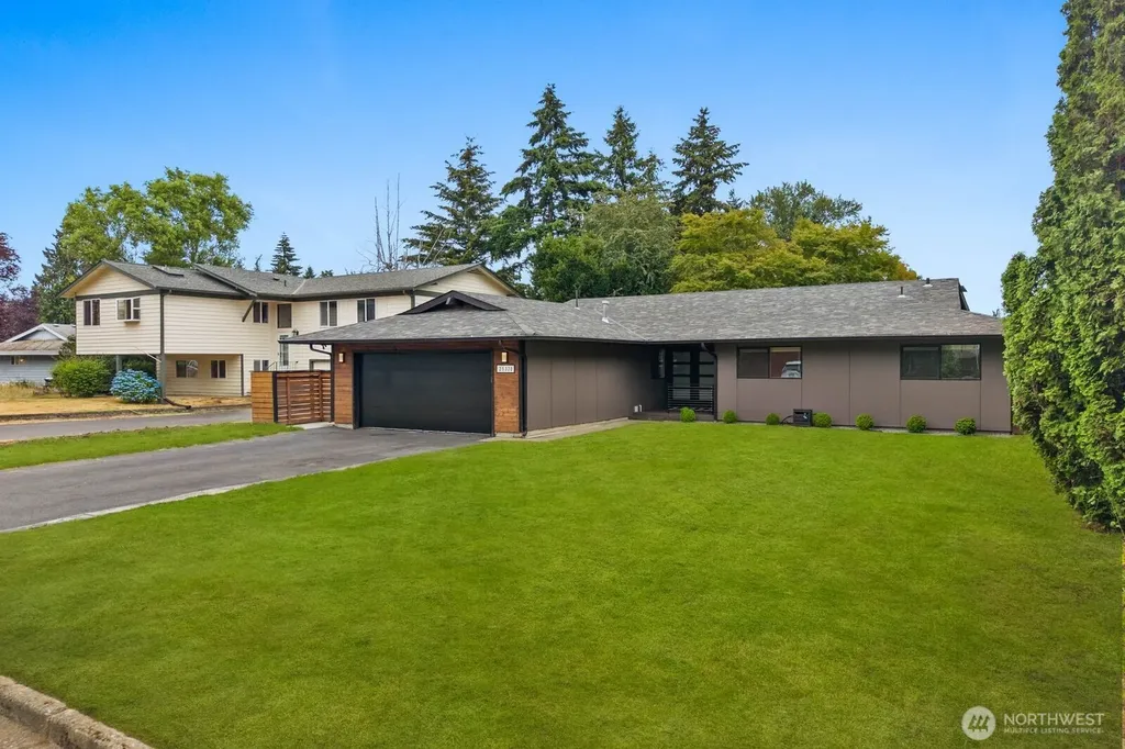25330 32nd Place S Kent WA 98032