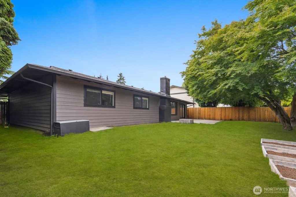 25330 32nd Place S Kent WA 98032