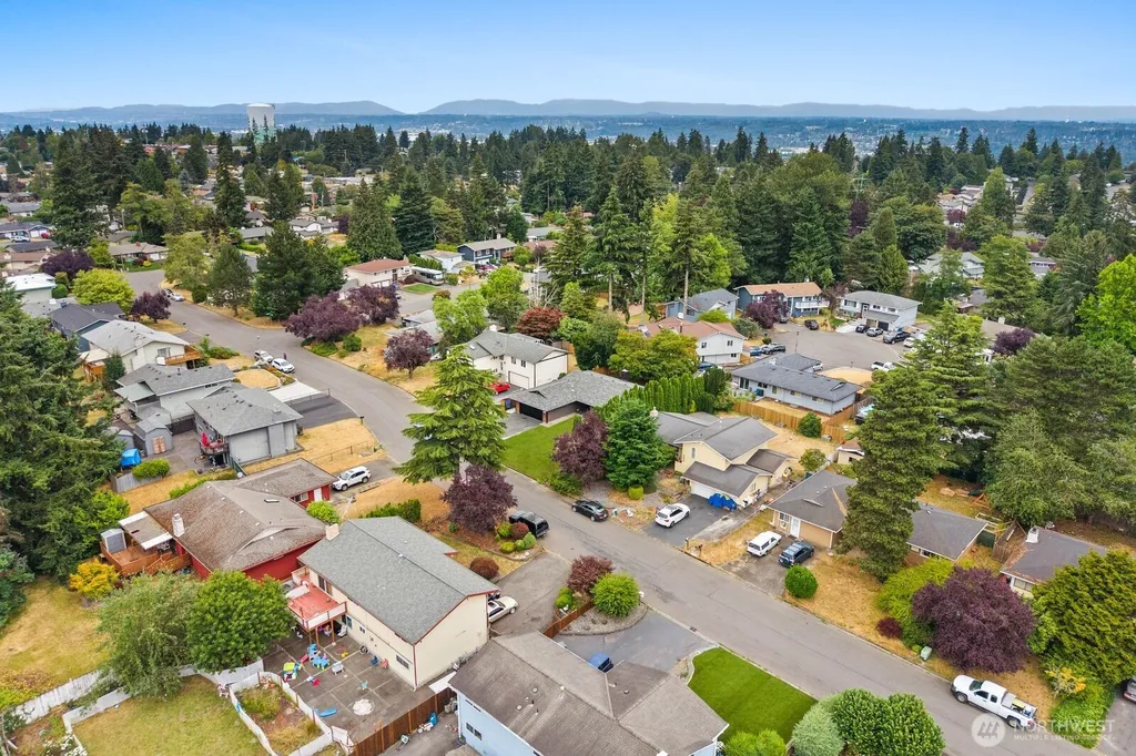 25330 32nd Place S Kent WA 98032