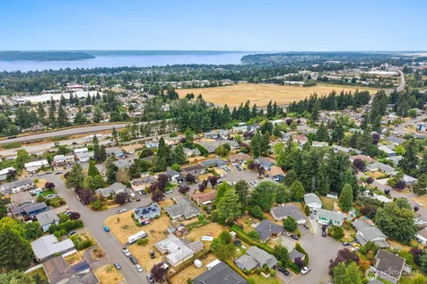 25330 32nd Place S Kent WA 98032