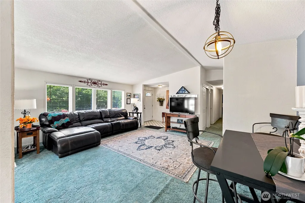 13045 SE 208th Kent WA 98031
