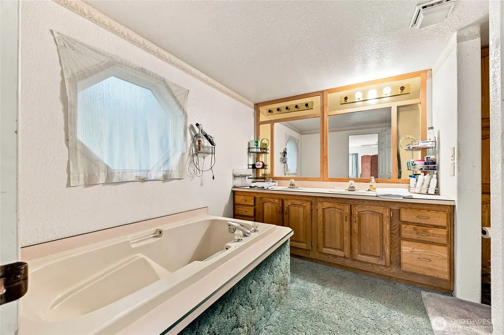 13045 SE 208th Kent WA 98031